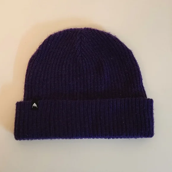 💜 Burton purple hat / beannie / tuque - Picture 1 of 6